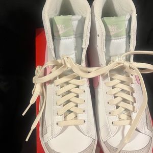 Nike Blazer Mid 77 ( Pink)